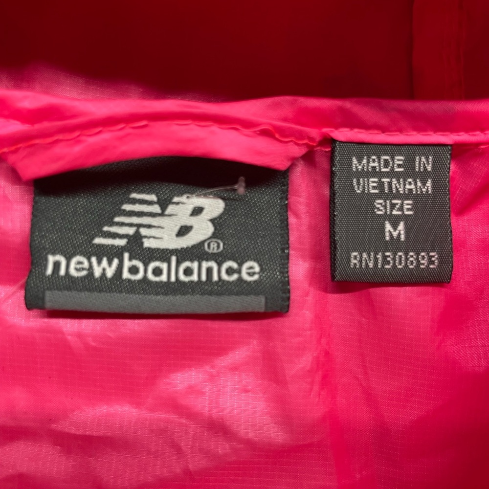 New Balance Pink Lightweight Hooded Packable Windbreaker Water Resistant  Jacket - Picture 2 of 8